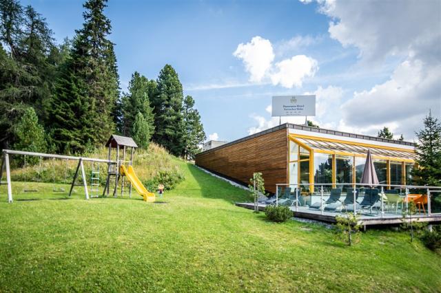 AT_KLU_Panorama_Hotel_Turra_21apv80_00004.jpg