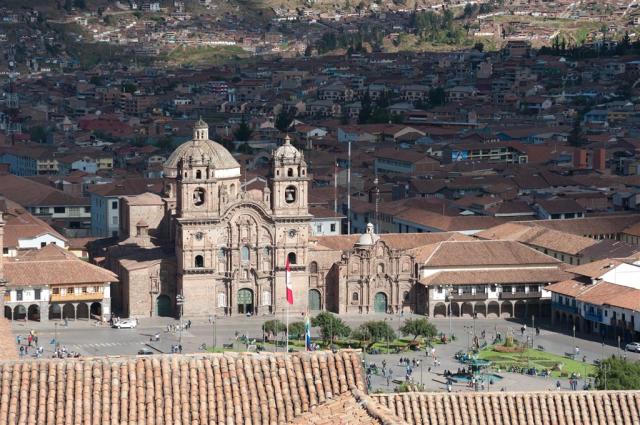 dreamstime_xxl_26197630_cuzco (Copy).jpg