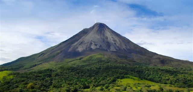 arenal_volcano_03.jpg