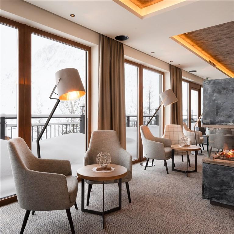 Lounge10.jpg