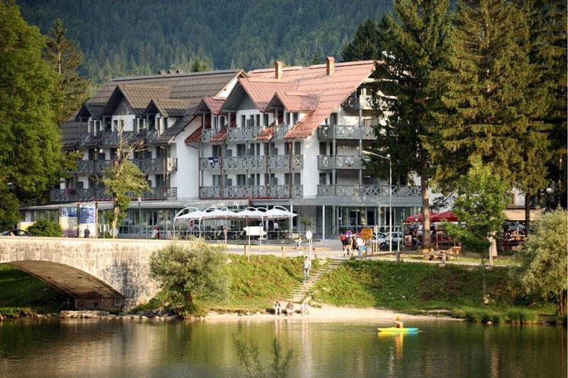 hotel_jezero_1.jpg
