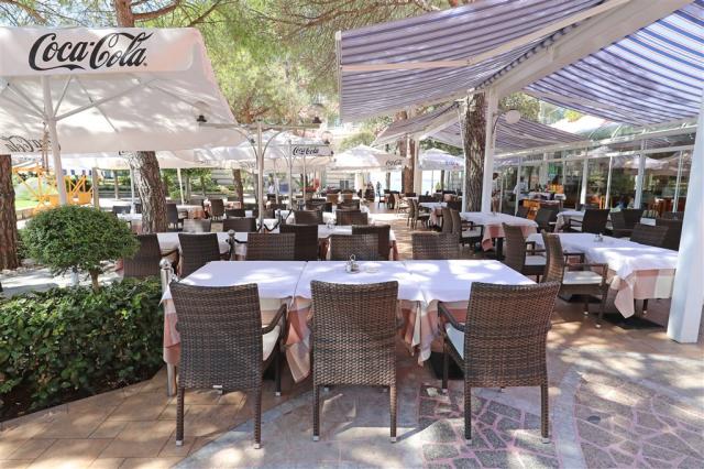 Taverna terace 1.JPG.jpg