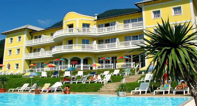 Hauptbild Hotel Sonnenhuegel mit Pool.jpg