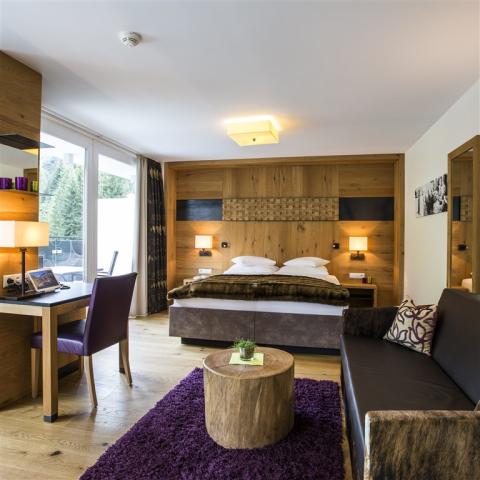 Doppelzimmer 2fb008de0-65bf-4cc4-8efb-35d0512fa15a.jpg