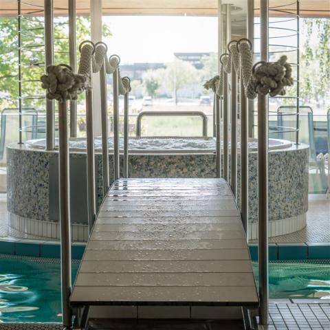 WhirlpoolHallenbad.jpg