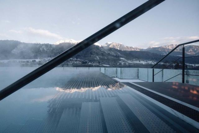 Pool_Dachsteinblick_1.jpg