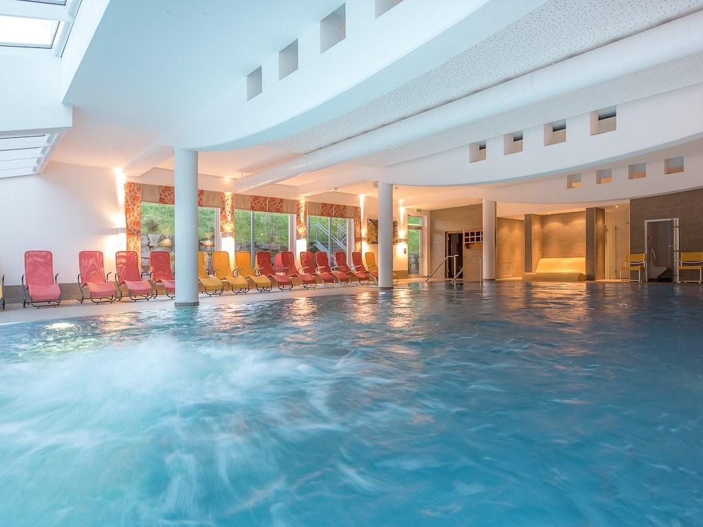 Hallenbad 3_Druck.jpg