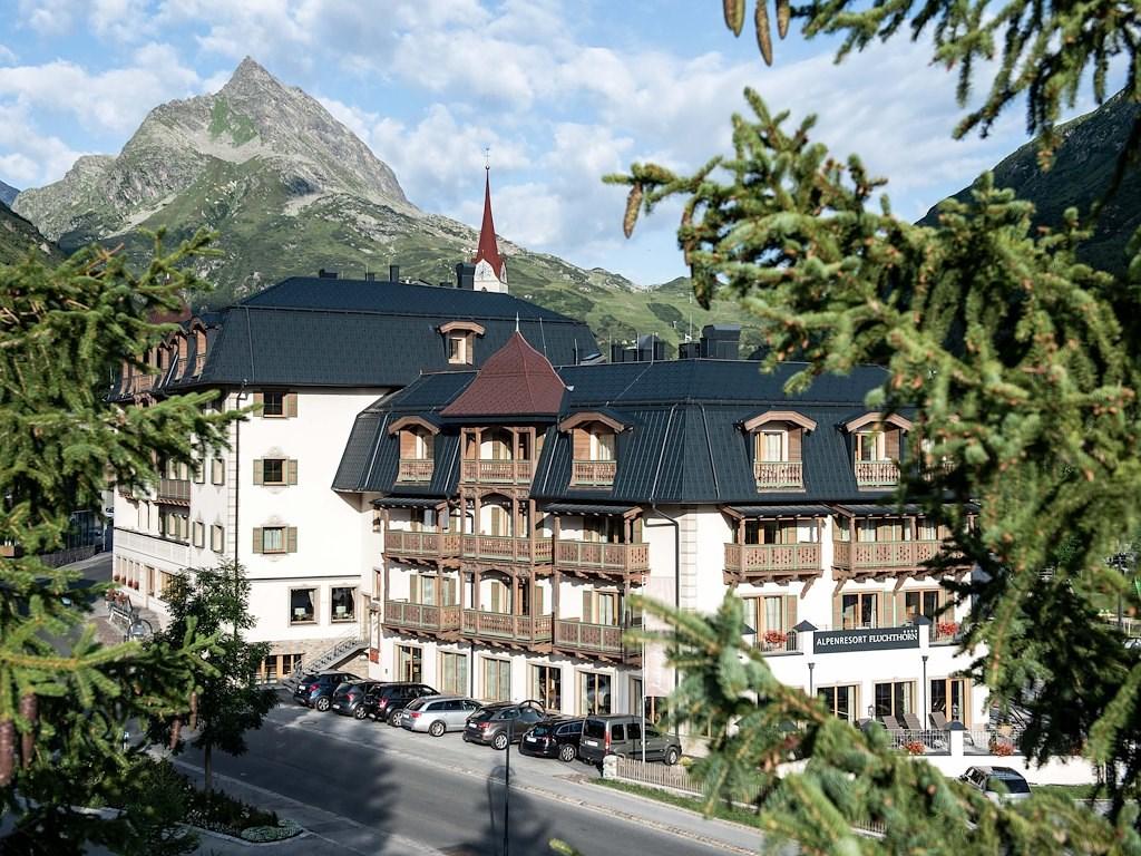 Fluchthorn Aussen Sommer 2.jpg
