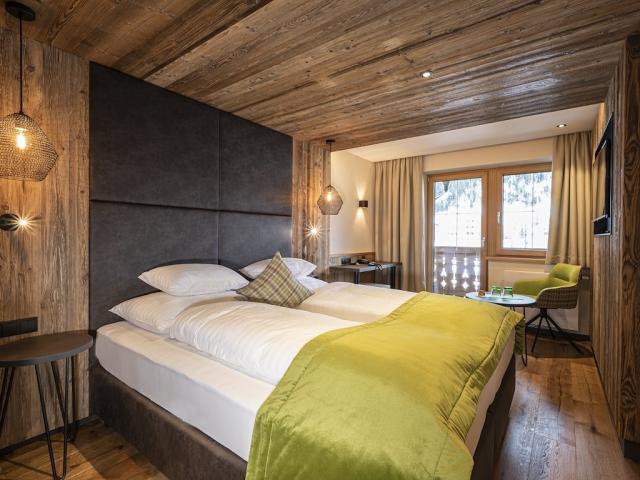 Doppelzimmer Alpin (2).jpg