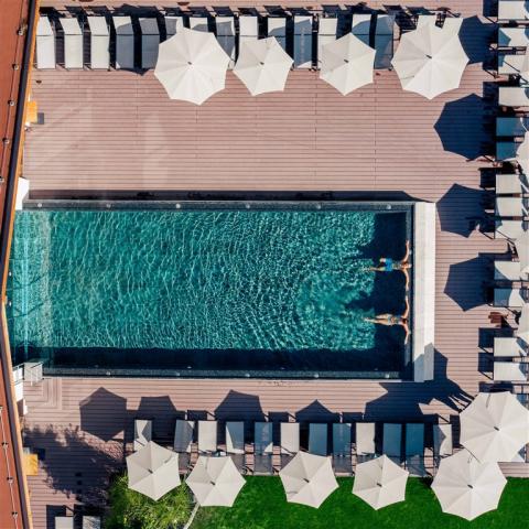 Outdoorpool.jpg