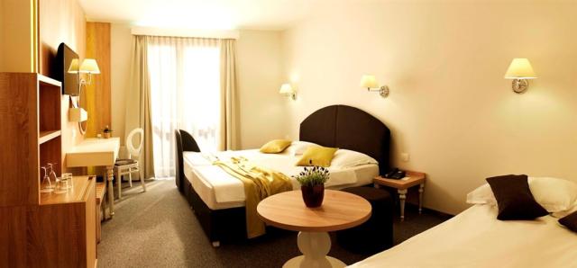 hotel-mirna-twin-bed-room-extra-bed-panorama-2-16.jpg
