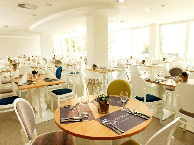 hotel-mirna-restaurant-16.jpg