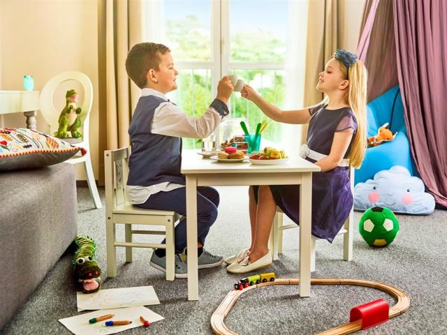 hotel-mirna-storytelling-family-friendly-kids-toys-tea-party-fa