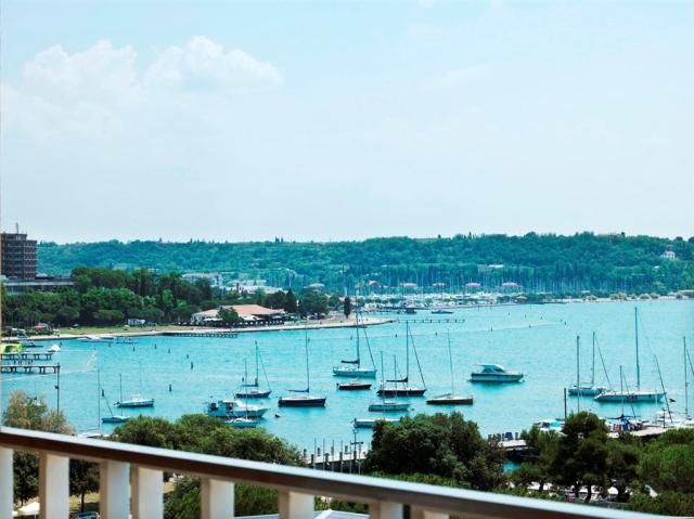 hotel-neptun-sea-view-boats-color.jpg