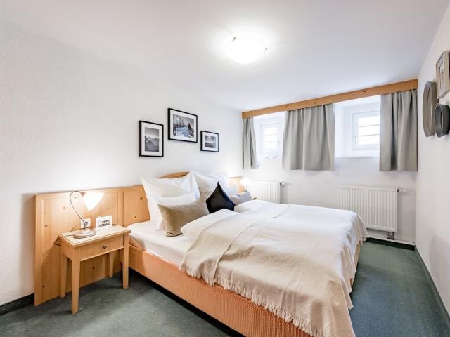 FamAppartement_Landhaus_SchlafzimmerDZ.jpg