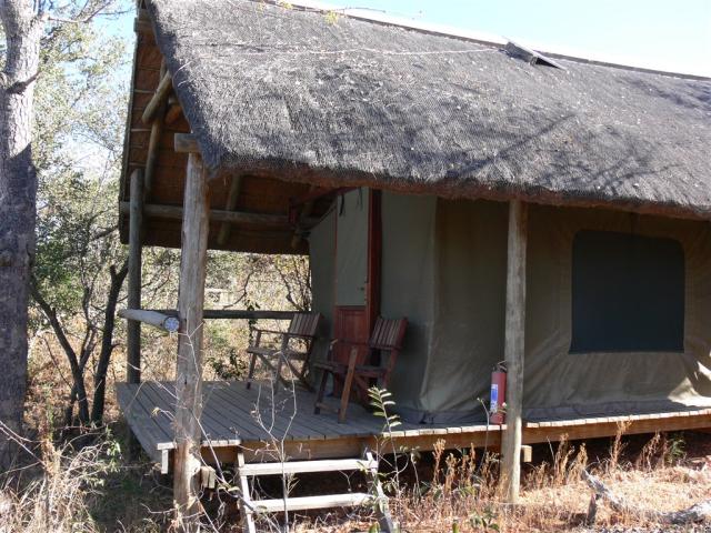 Bush Lodge Room1.JPG