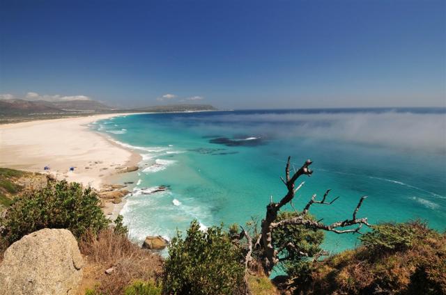 dreamstime_xxl_4400516_noordhoek beach.jpg