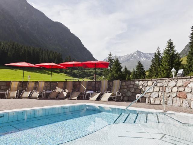 Aussenpool altes Foto.jpg