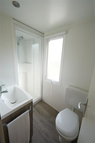 VRN-03960-SUITE Bathroom-001.jpg