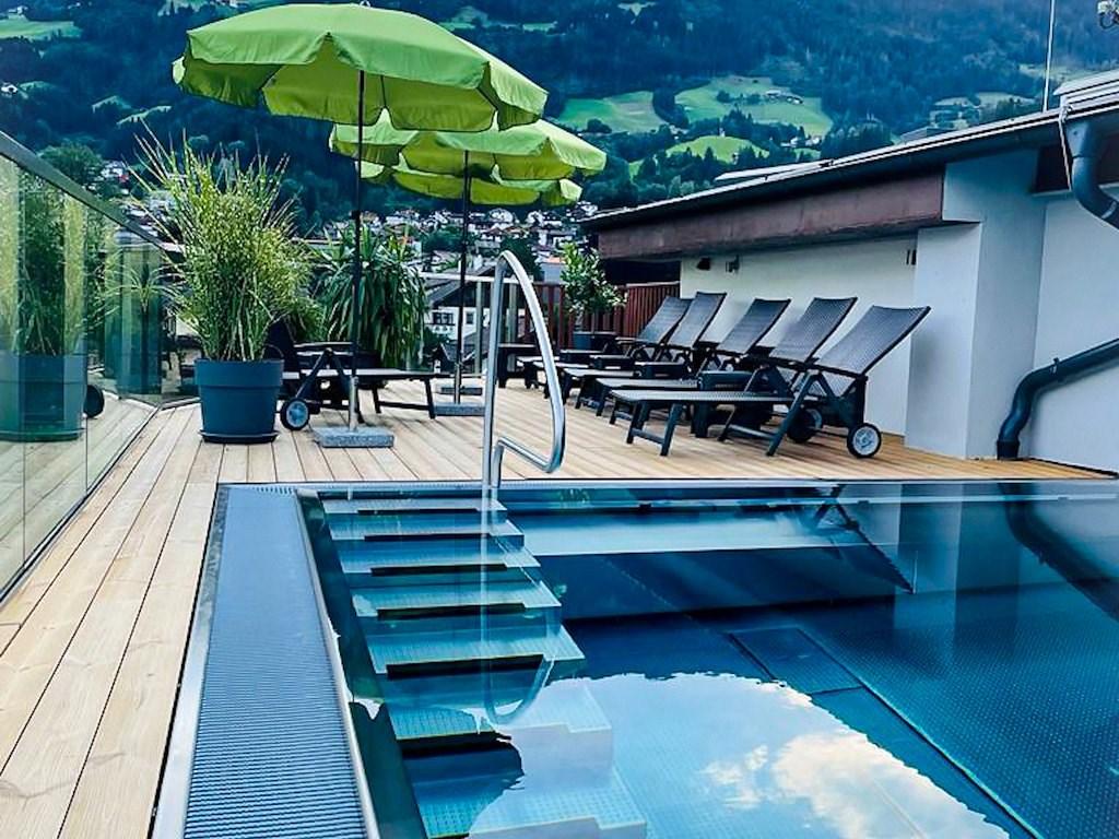 Infinity-pool-hotel-Malerhaus.jpg