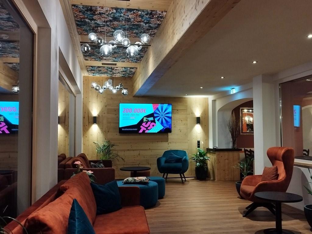 Lounge-scaled.jpg
