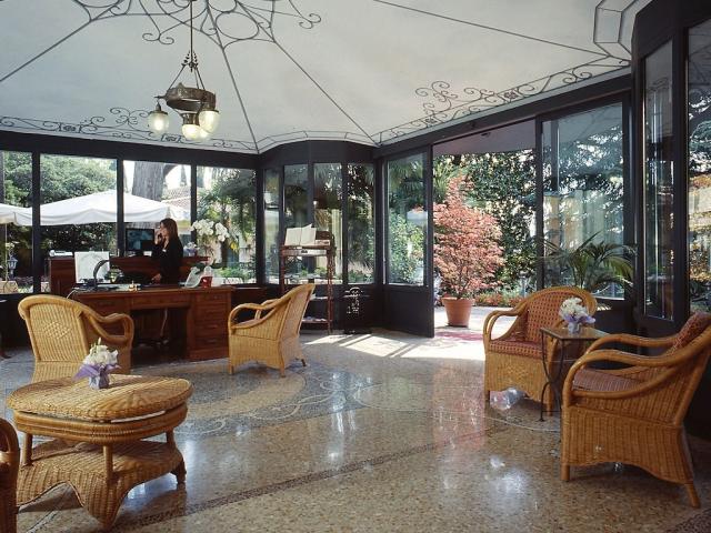 VRN-03286-010.jpg