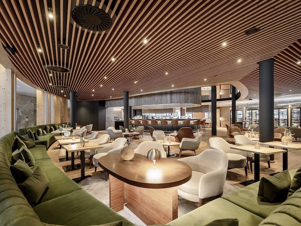 hotelbar3-hotel-aqua-dome-tirol-therme-laengenfeld.jpg