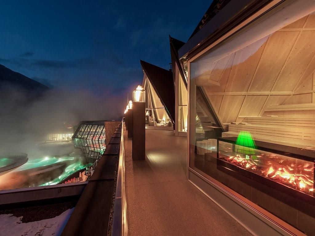 spa-3000-nachtstimmung-aqua-dome-tirol-therme-laengenfeld.jpg