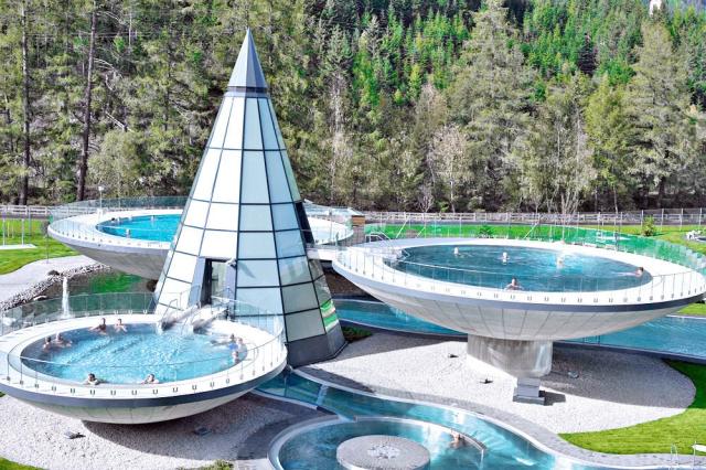 AT_INN_Aqua_Dome_hnwzv4b_00015.jpg