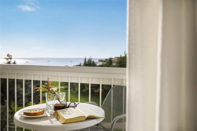 Double_Room_With_Seaside_Balcony_S2BM_4.jpg