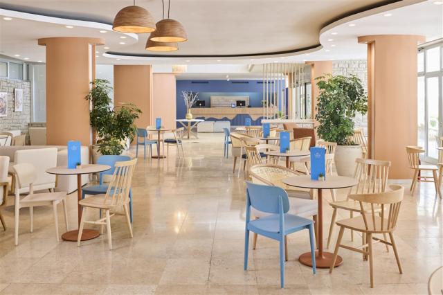 Laguna_Maradiso_Hotel_by_Aminess_2025_Lobby_Bar_03.jpg