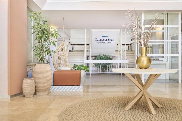 laguna-maradiso-hotel-by-aminess-lobby-bar-decoration.jpg
