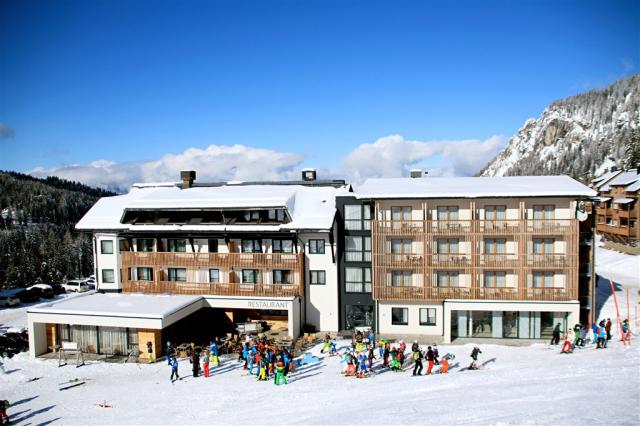 AT_KLU_Almhotel_Krnten_zf4ftui_00009.jpg
