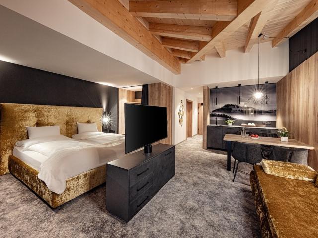 BZO-03651-Maiern_Family_Suite- (4).jpg