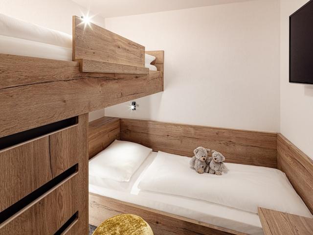 BZO-03651-Maiern_Family_Suite- (5).jpg
