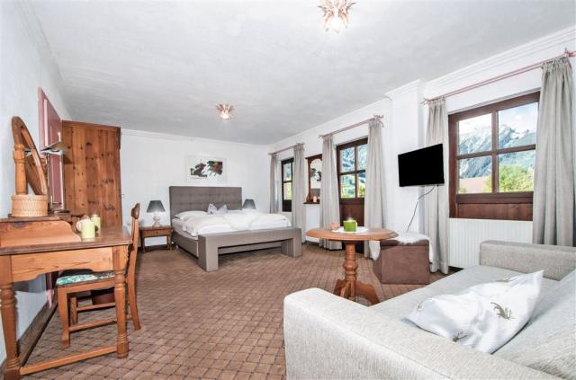 Hotel Unterbrunn Neukirchen (2 von 77).jpg