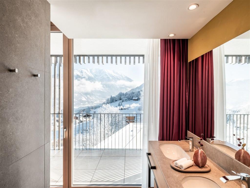 2212dd_falkensteiner-montafon-rooms-3 - Panorama Suite.jpg