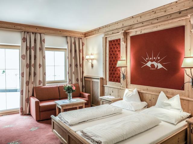 Doppelzimmer Superior (1).jpg