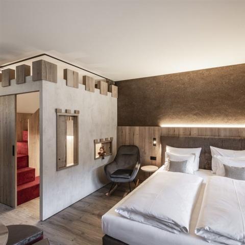 family-resort-lido-family-castle-room.jpg