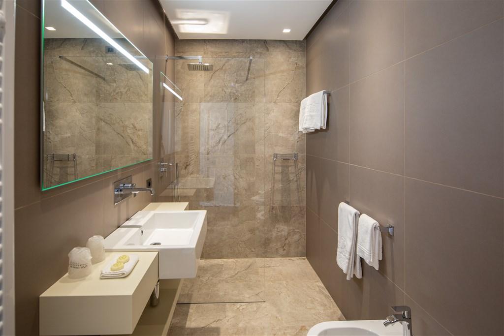 bagni superior2.jpg