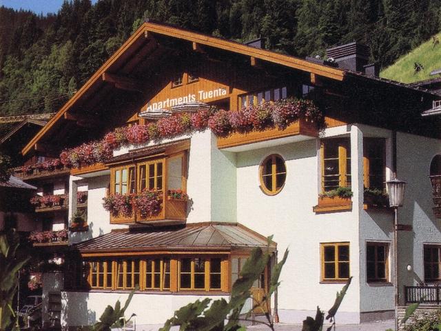 Haus Tuenta.jpg