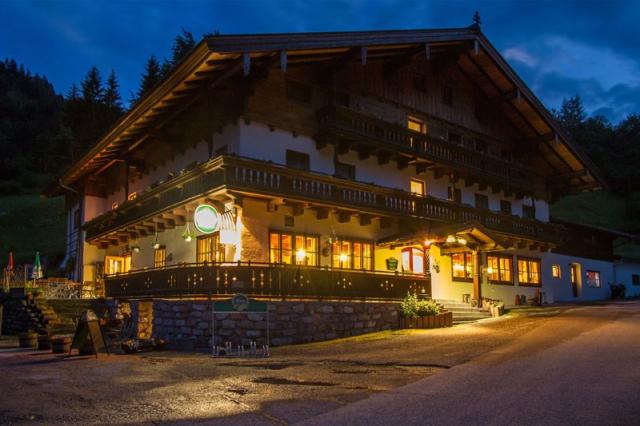 gasthaus-friedlwirt_haus-abend-2.jpg