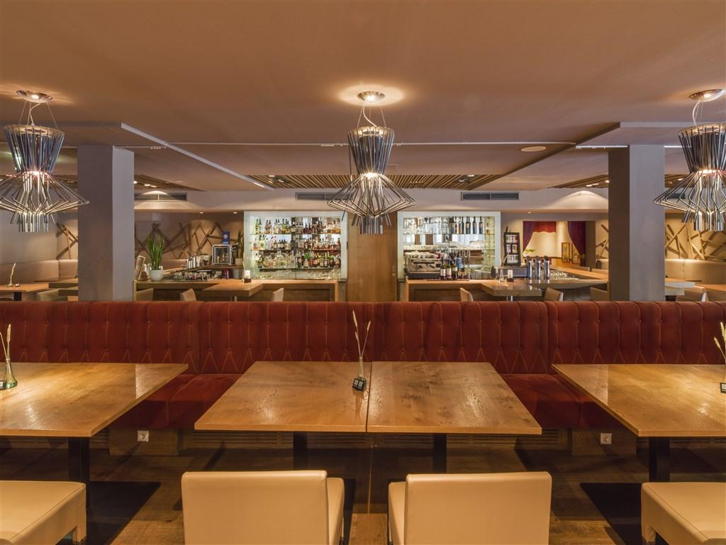 2109lm_falkensteiner-sonnalpe_bar_B0015600.jpg
