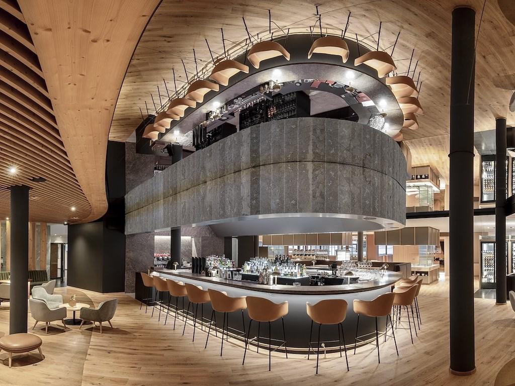 hotelbar1-hotel-aqua-dome-tirol-therme-laengenfeld.jpg