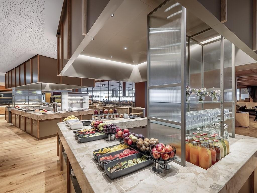 hotelrestaurant-fruehstuecksbuffet1-hotel-aqua-dome-tirol-therm