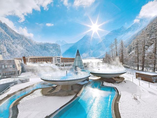 AT_INN_Aqua_Dome_hnwzv4b_00001.jpg