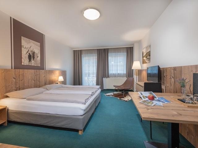 Doppelzimmer (2).jpg