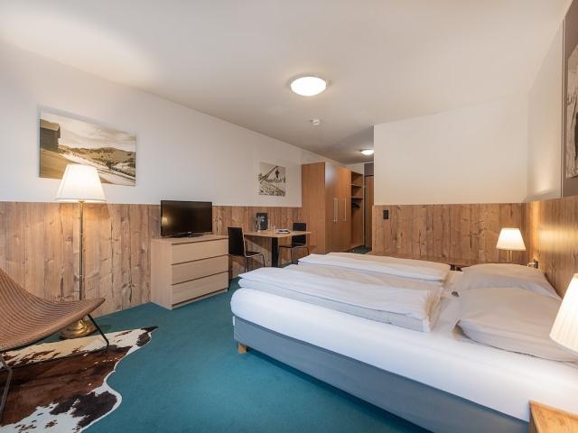 Doppelzimmer (3).jpg