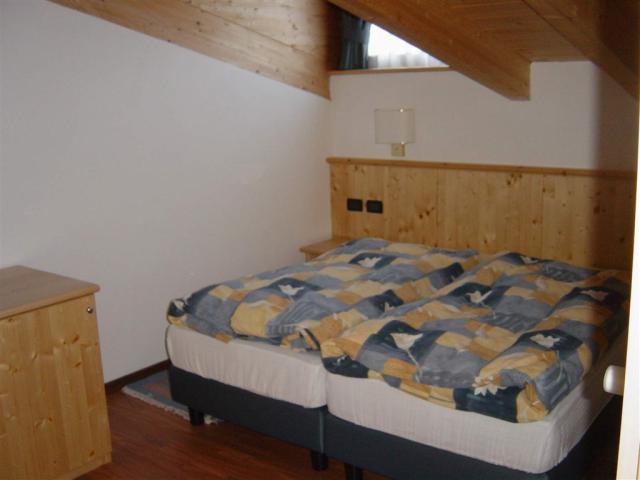 BZO-93023-016.jpg