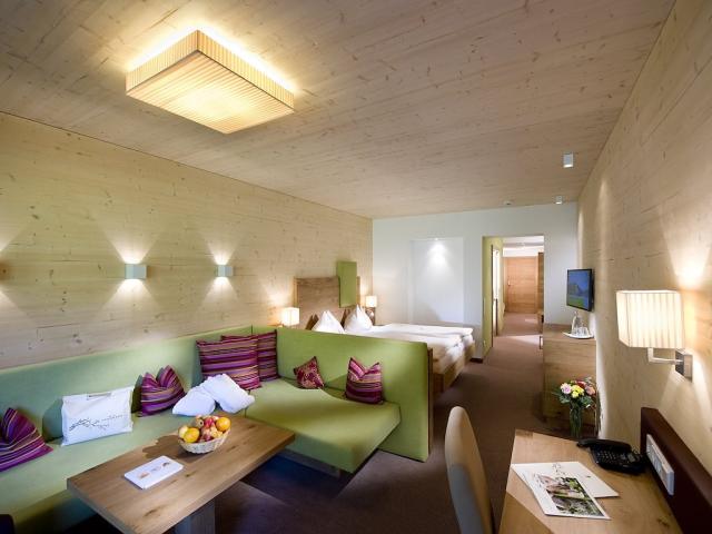 Familiensuite Orchidee grün (BJ 2014).jpg